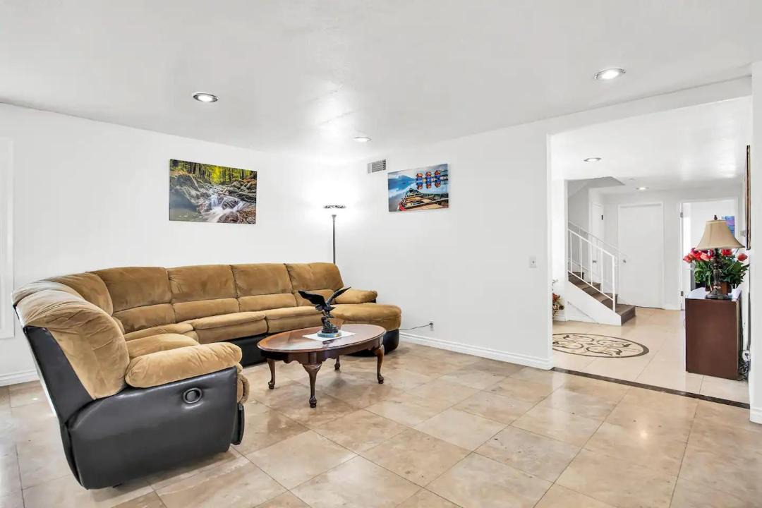 Photo of Livingroom in Fullerton