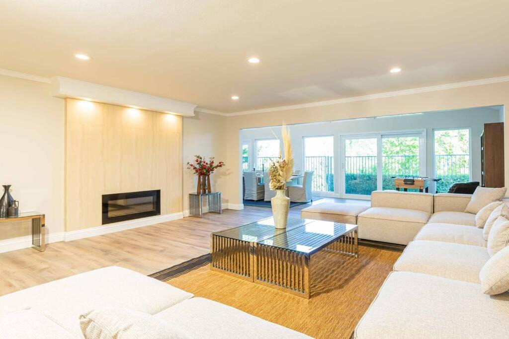 Photo of Livingroom in Glendora