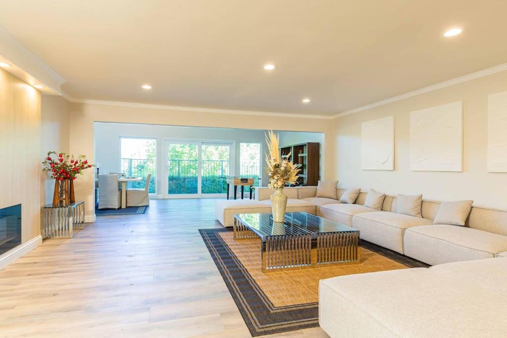 Photo of Livingroom in Glendora