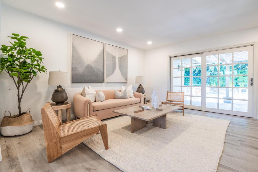 Photo of Livingroom in Fullerton