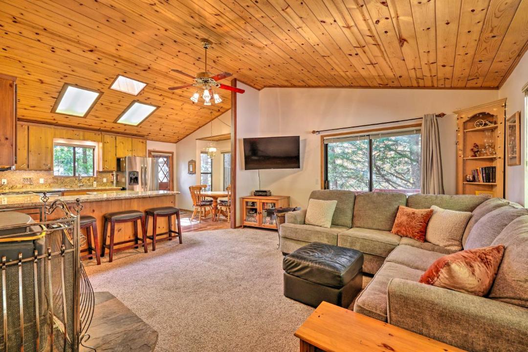 Photo of Livingroom in Twain Harte