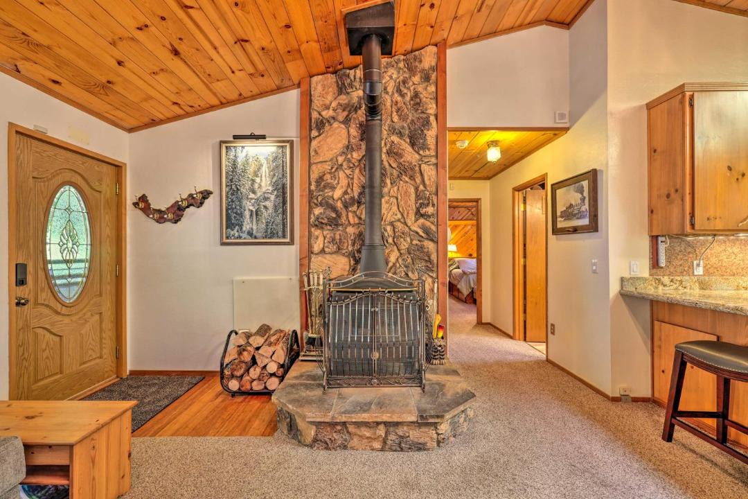 Photo of Livingroom in Twain Harte