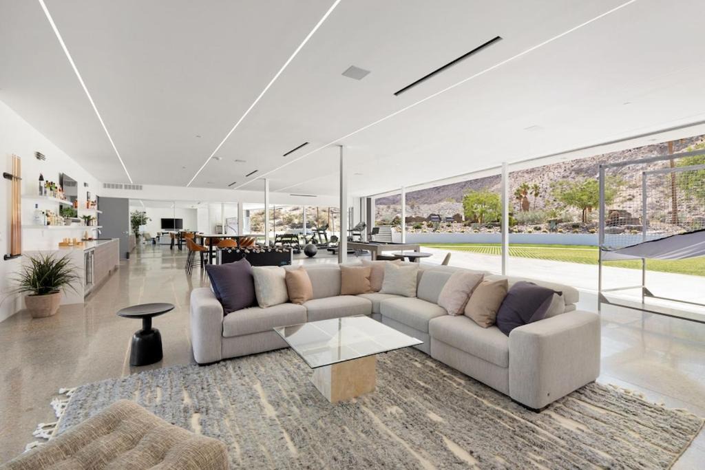 Photo of Livingroom in Palm Desert