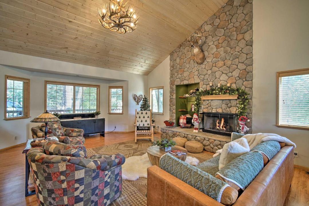 Photo of Others in Lake Arrowhead