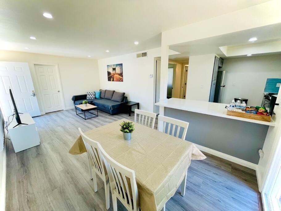 Photo of Livingroom in Orange