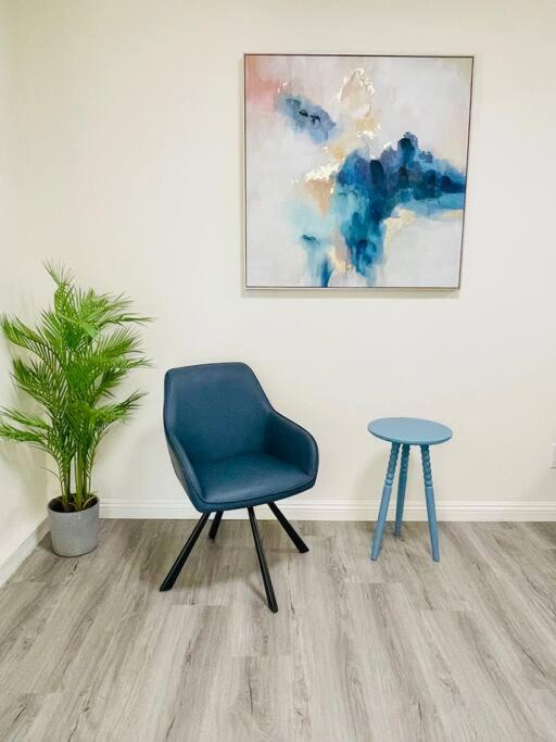 Photo of Livingroom in Orange