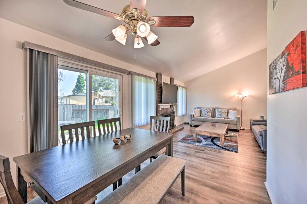 Photo of Livingroom in North Valley