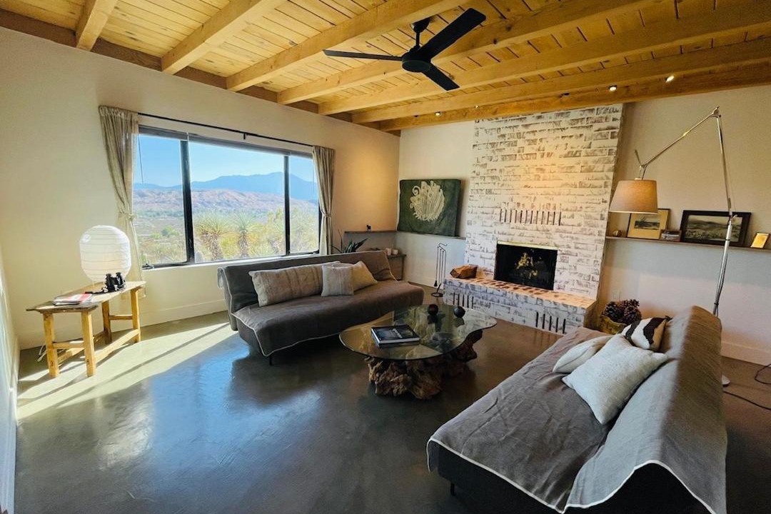 Photo of Livingroom in Morongo Valley