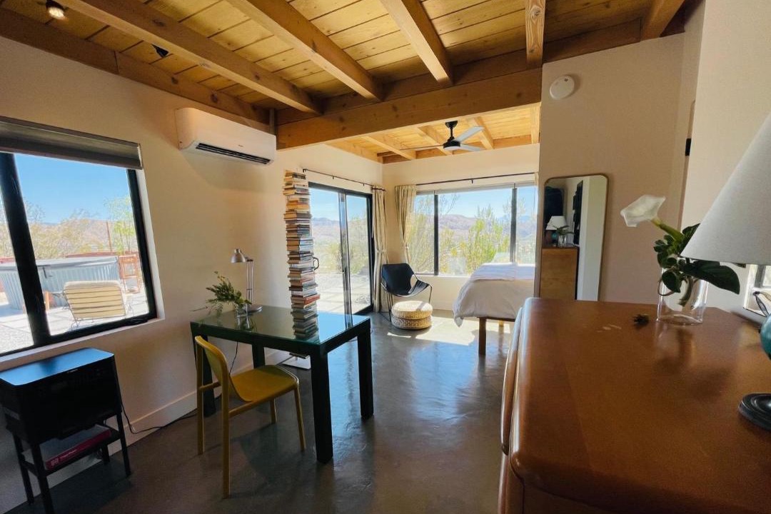 Photo of Livingroom in Morongo Valley