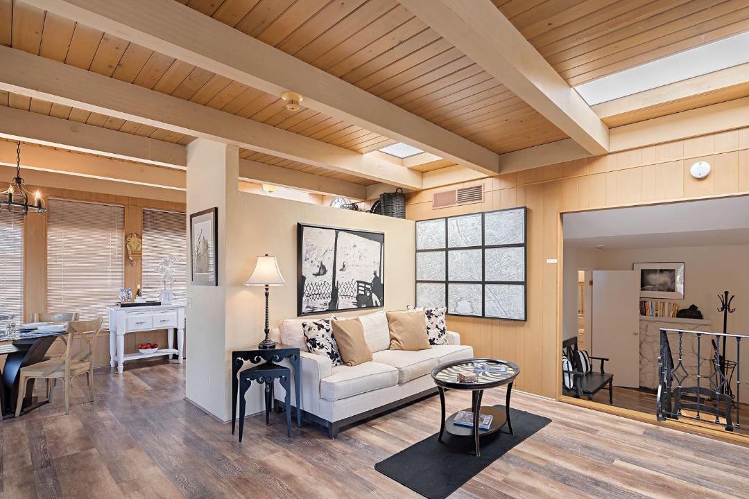 Photo of Livingroom in Northwest Carmel