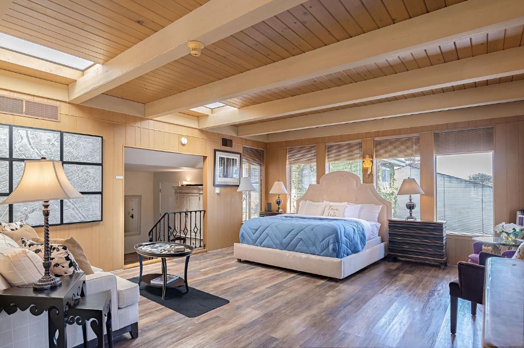 Photo of Livingroom in Northwest Carmel