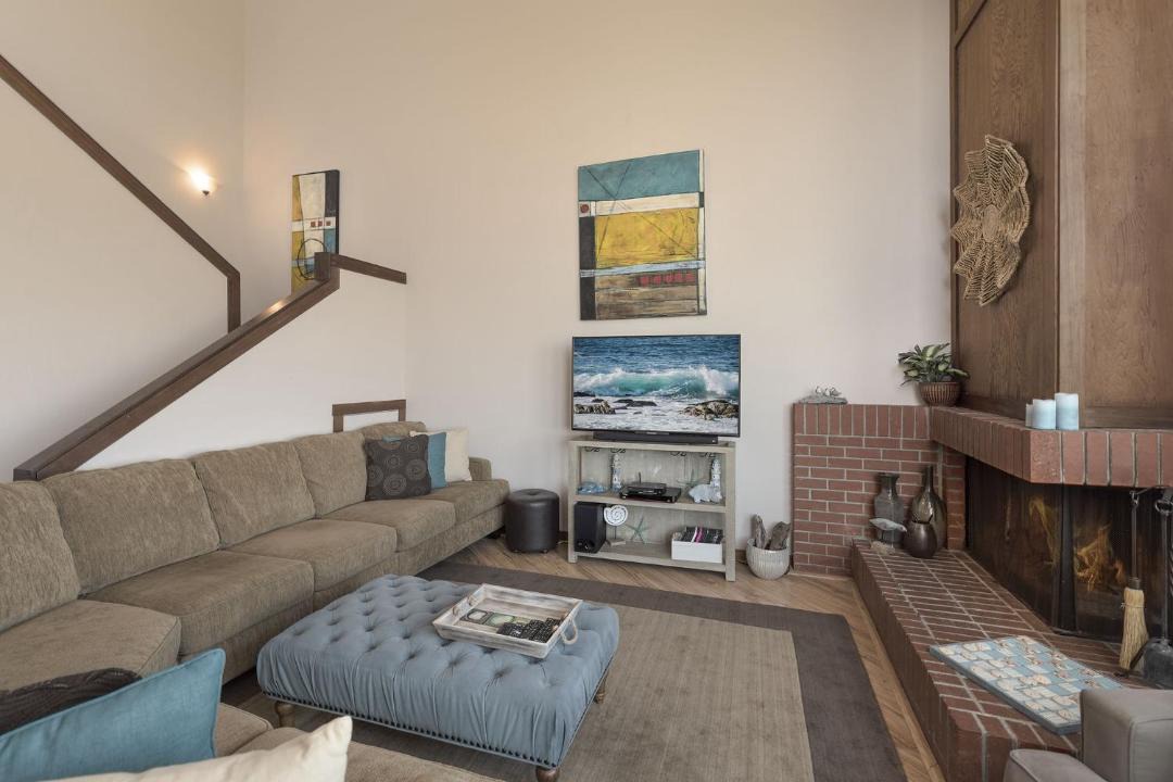 Photo of Livingroom in Castroville