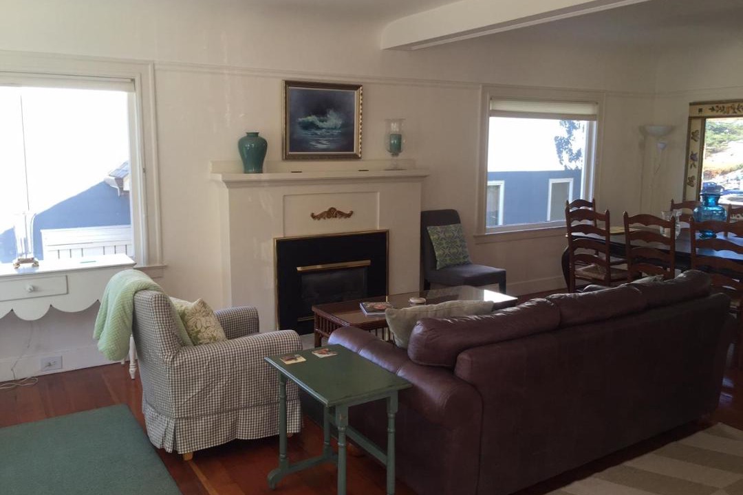 Photo of Livingroom in Pacific Grove