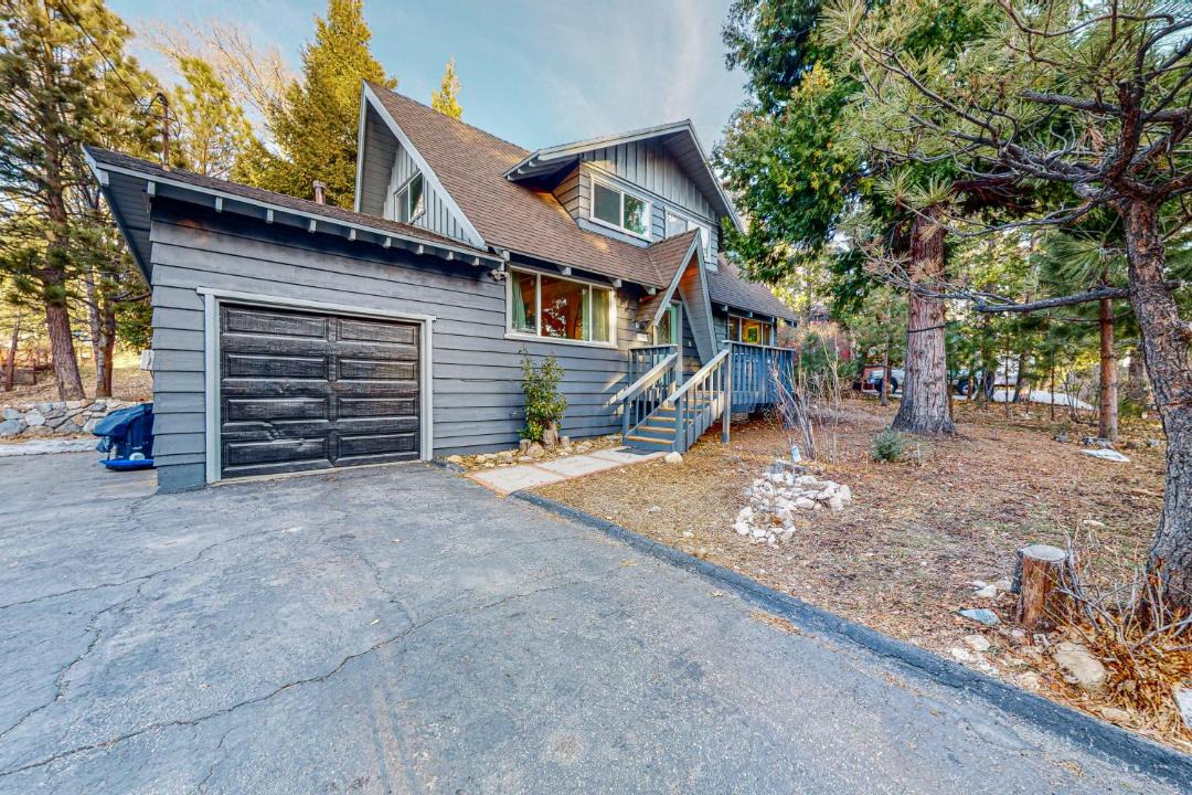 Photo of Buildings in Lake Arrowhead