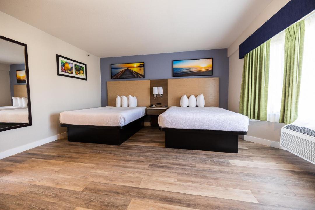 Photo of Bedroom in Munras Avenue