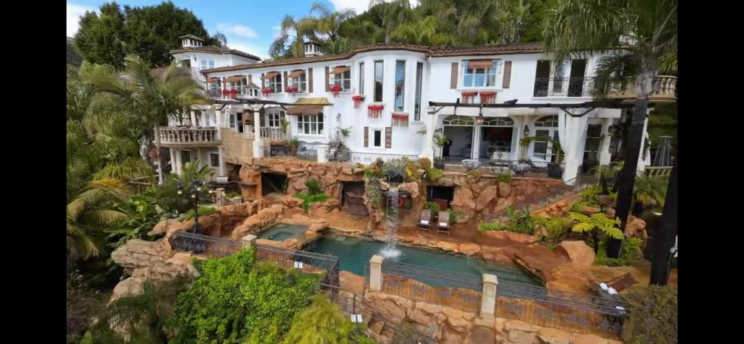 Photo of Others in Bel Air