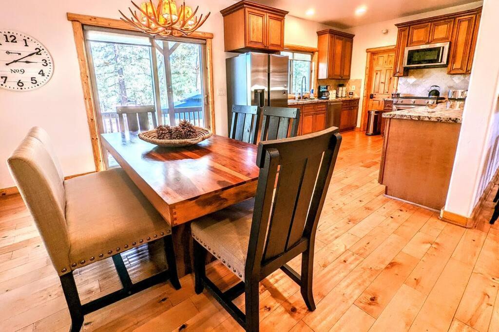 Photo of Livingroom in Meadowbrook Estates