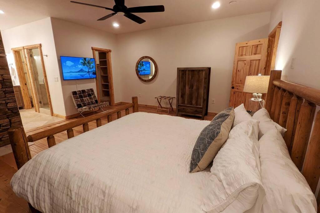 Photo of Bedroom in Meadowbrook Estates