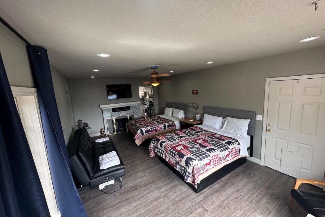 Photo of Bedroom in Oakhurst