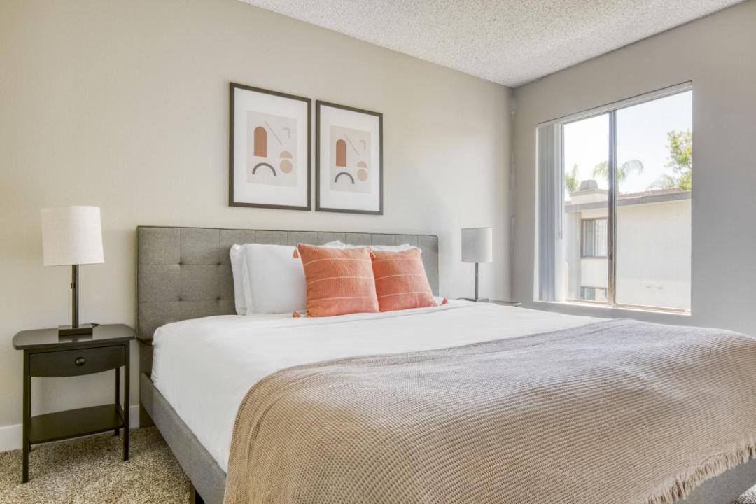 Photo of Bedroom in Warner Center