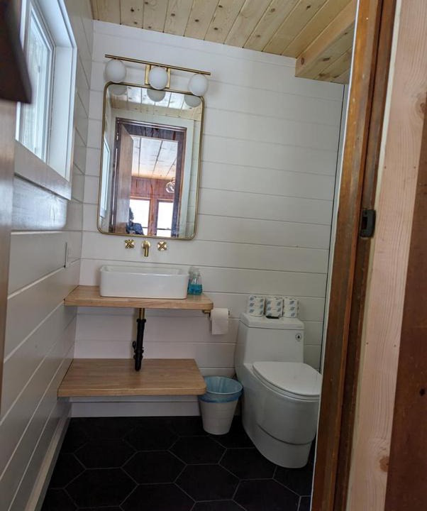Photo of Bathroom in Strawberry