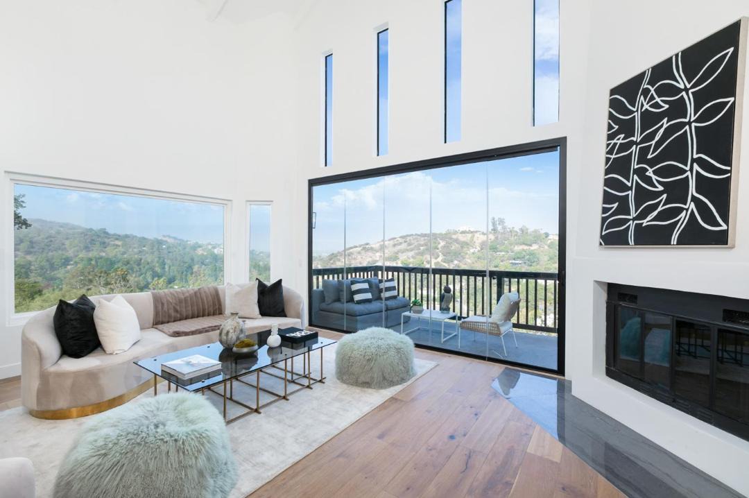 Photo of Others in Hollywood Hills