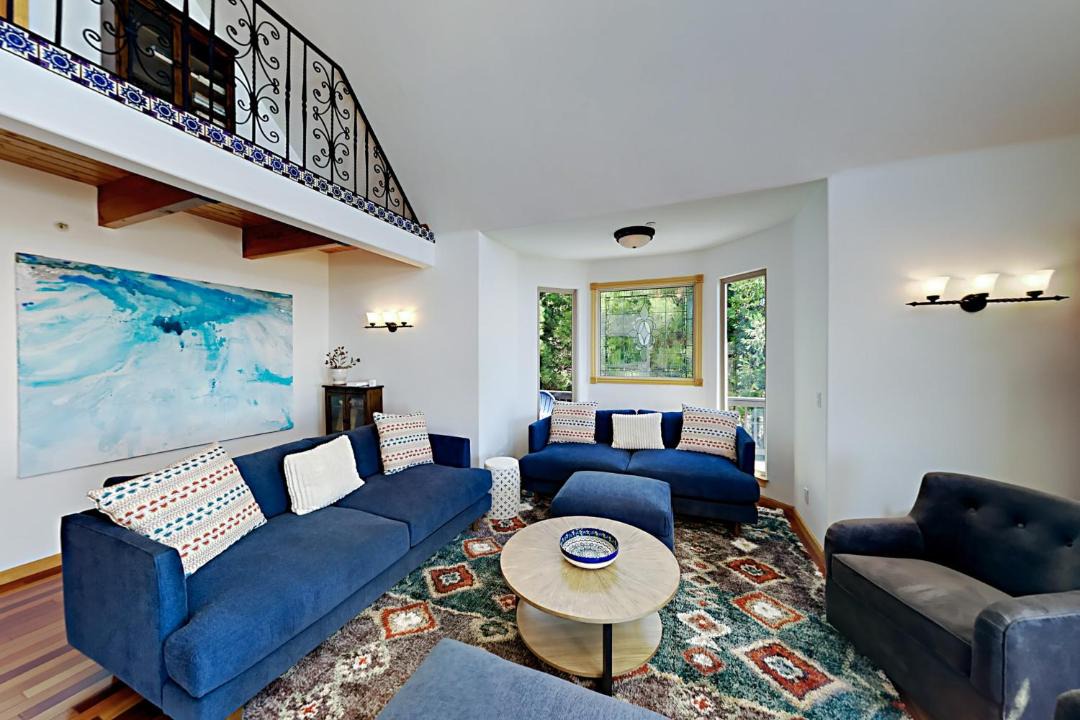 Photo of Livingroom in Crestline