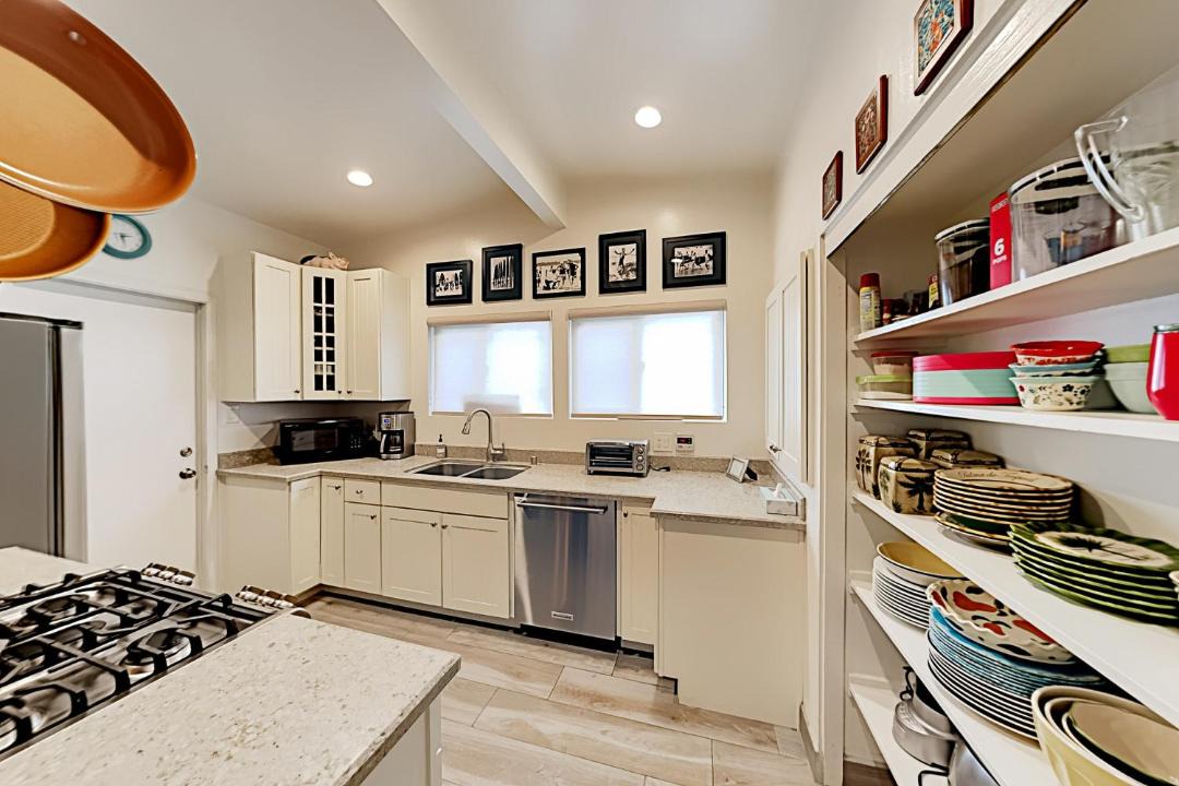 Photo of Kitchen in Pierpont Bay