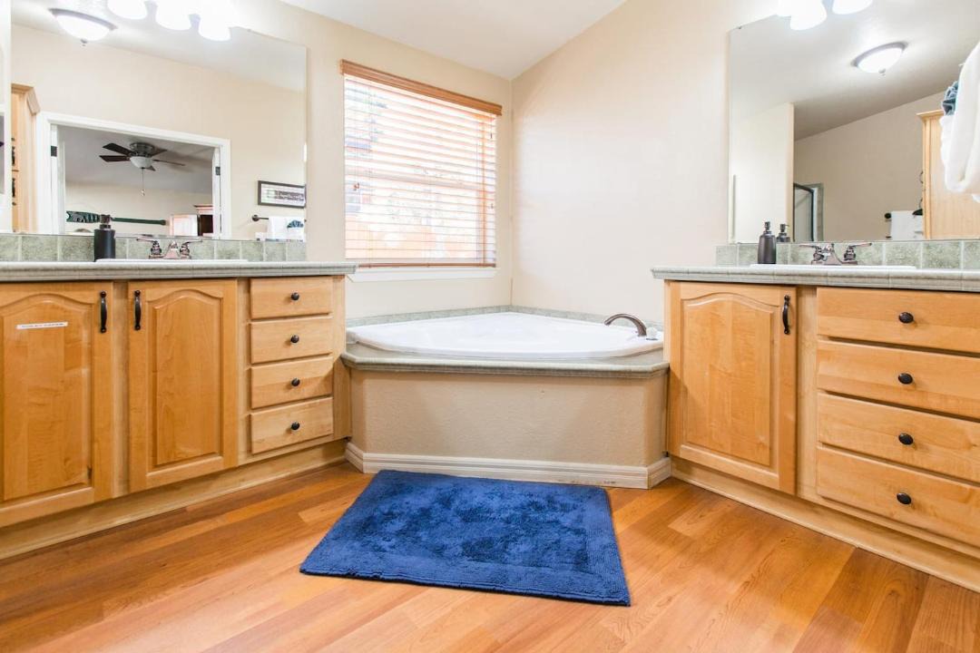 Photo of Bathroom in Big Bear Lake