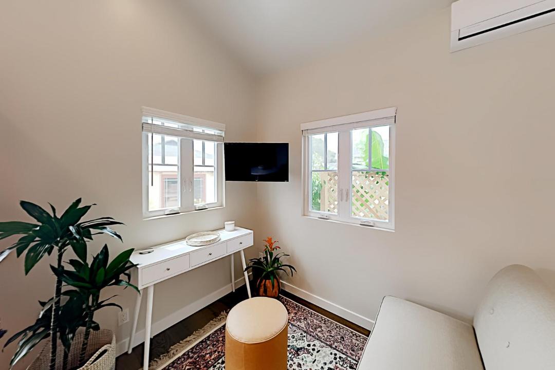 Photo of Livingroom in Eastside