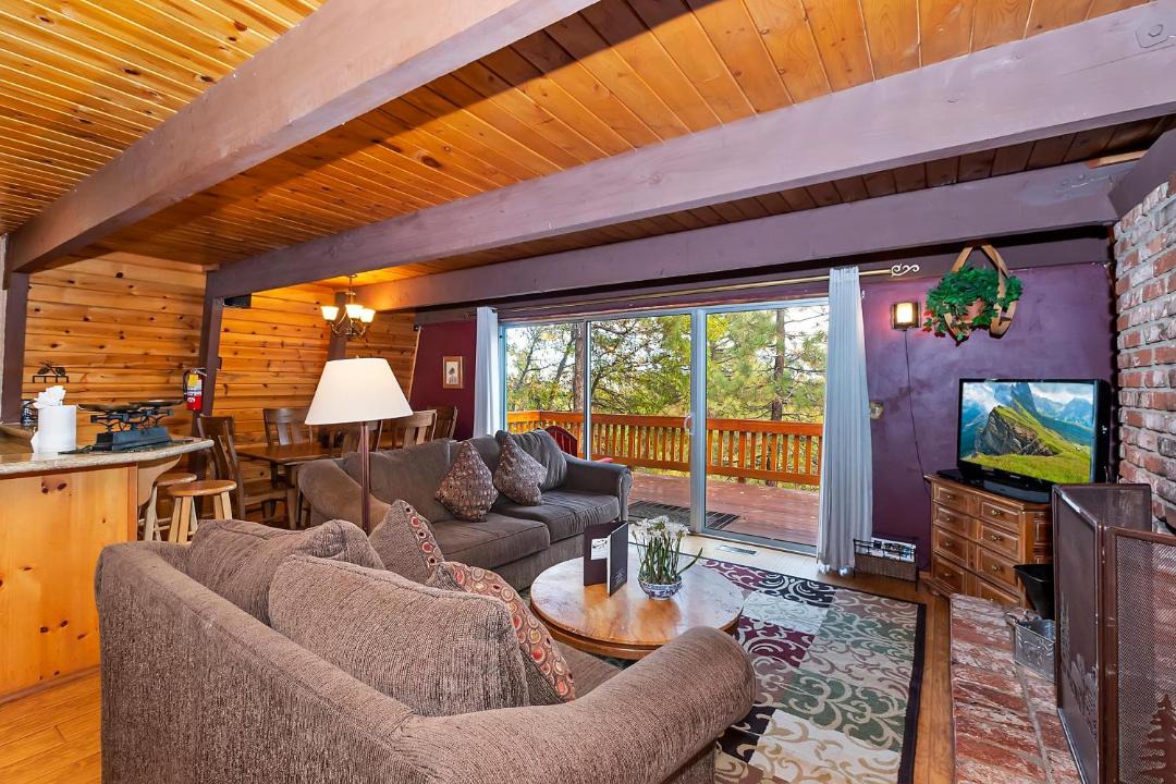 Photo of Livingroom in Upper Moonridge