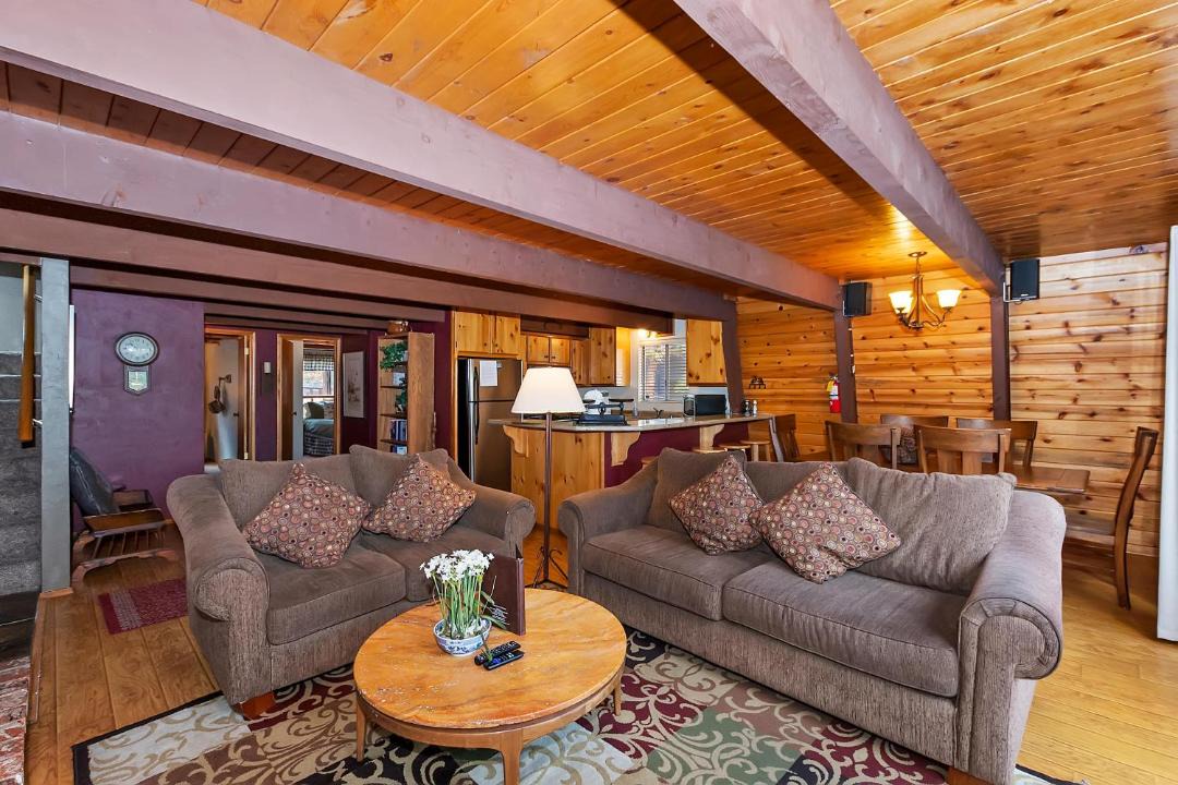 Photo of Livingroom in Upper Moonridge