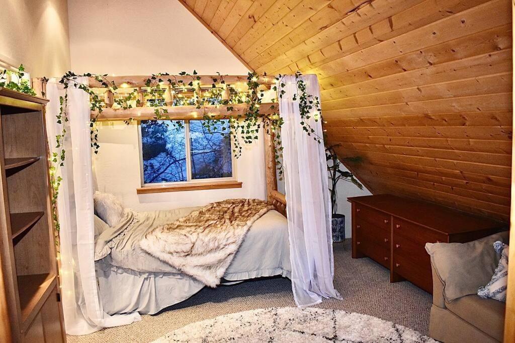 Photo of Bedroom in Springville