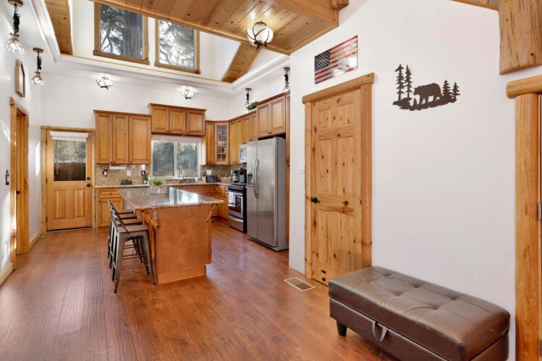 Photo of Livingroom in Big Bear