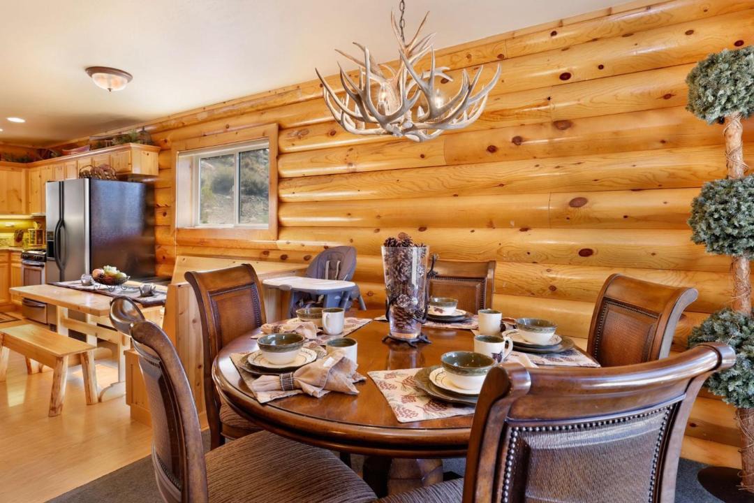Photo of Livingroom in Castle Glen Estates