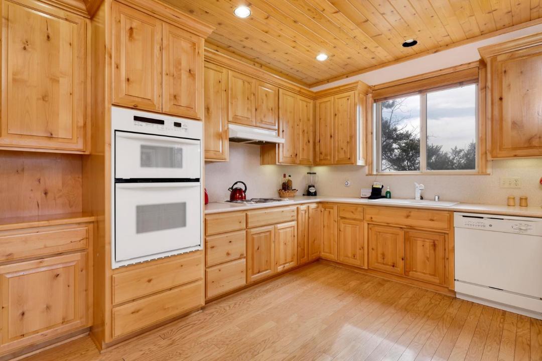 Photo of Kitchen in Castle Glen Estates