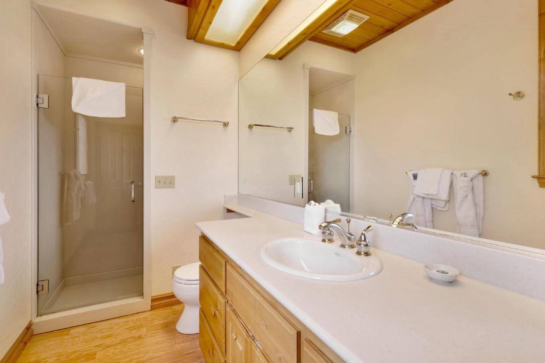 Photo of Bathroom in Castle Glen Estates