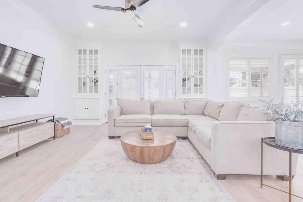 Photo of Livingroom in Eastvale