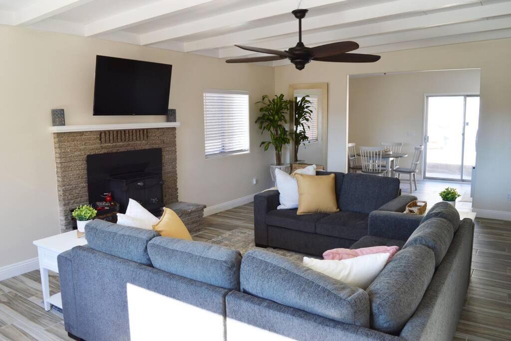 Photo of Livingroom in Yucca Valley