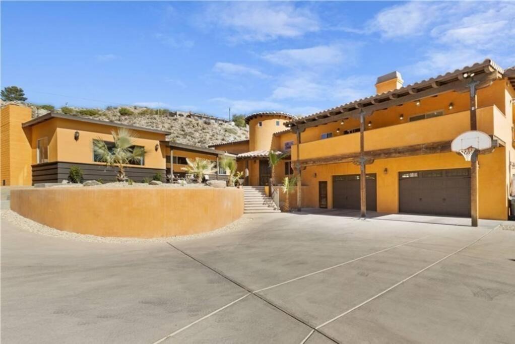 Photo of Buildings in Yucca Valley