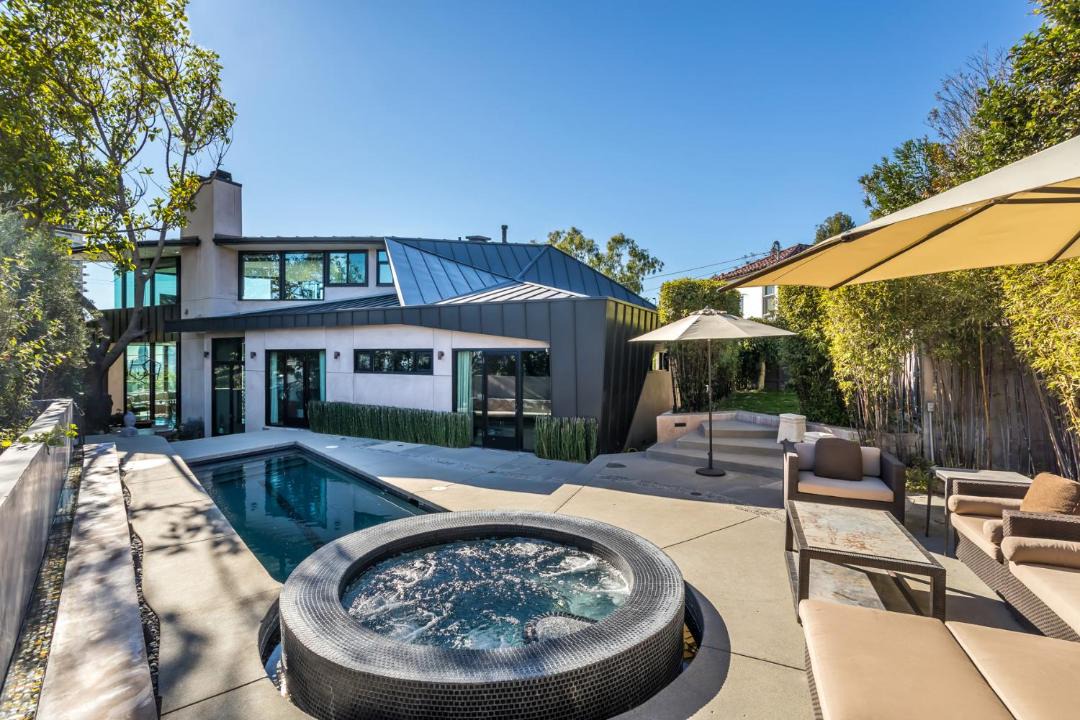 Photo of Others in Hollywood Hills West
