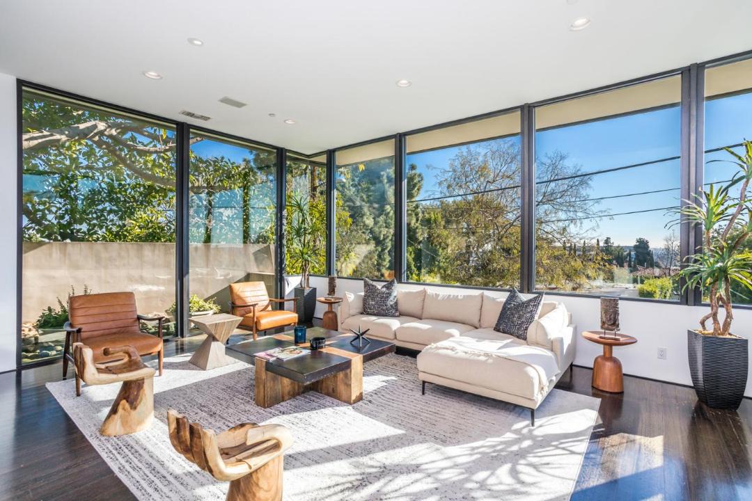 Photo of Livingroom in Hollywood Hills West