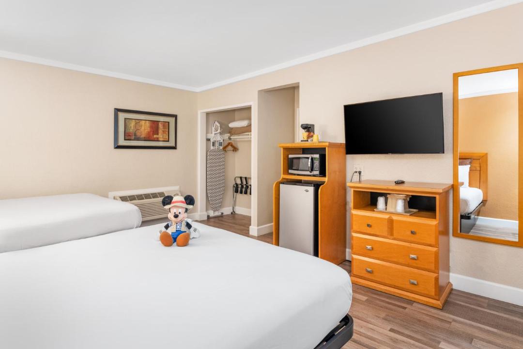 Photo of Bedroom in Anaheim Resort