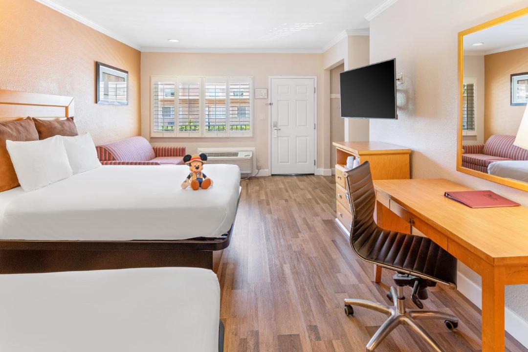 Photo of Bedroom in Anaheim Resort