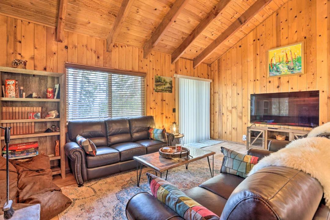 Photo of Livingroom in Twin Peaks