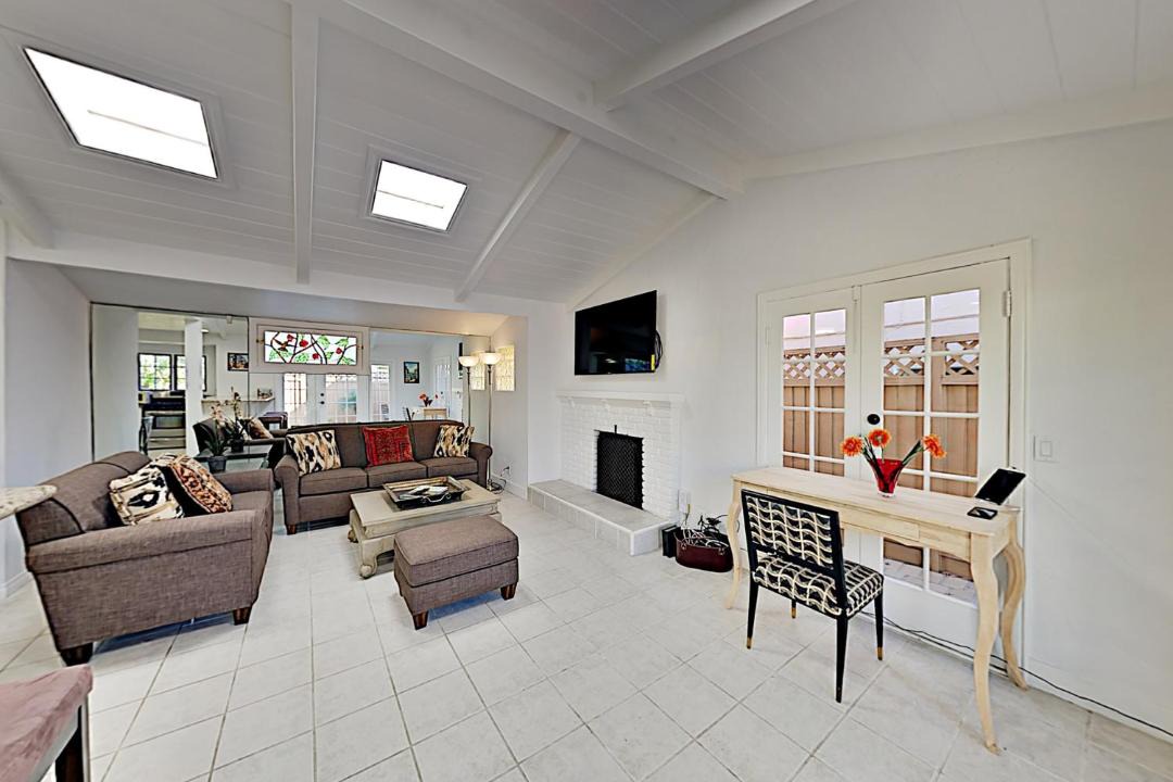 Photo of Livingroom in Corona del Mar