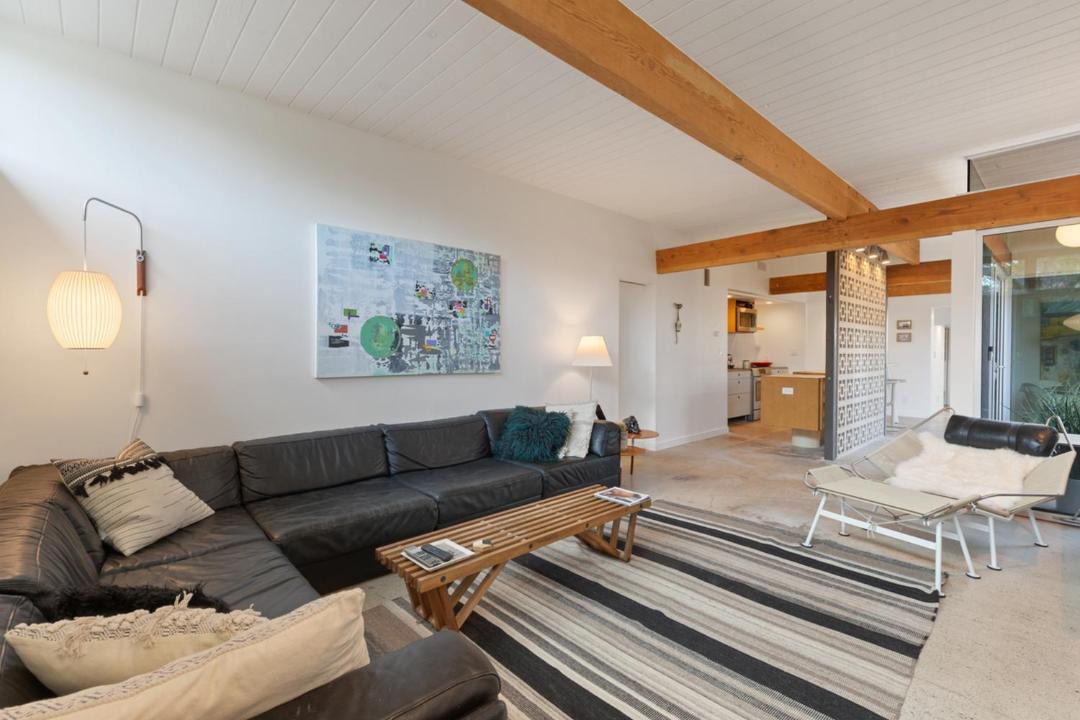 Photo of Livingroom in Newport Shores