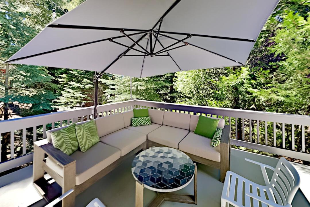 Photo of Patio Balcony in Lake Arrowhead