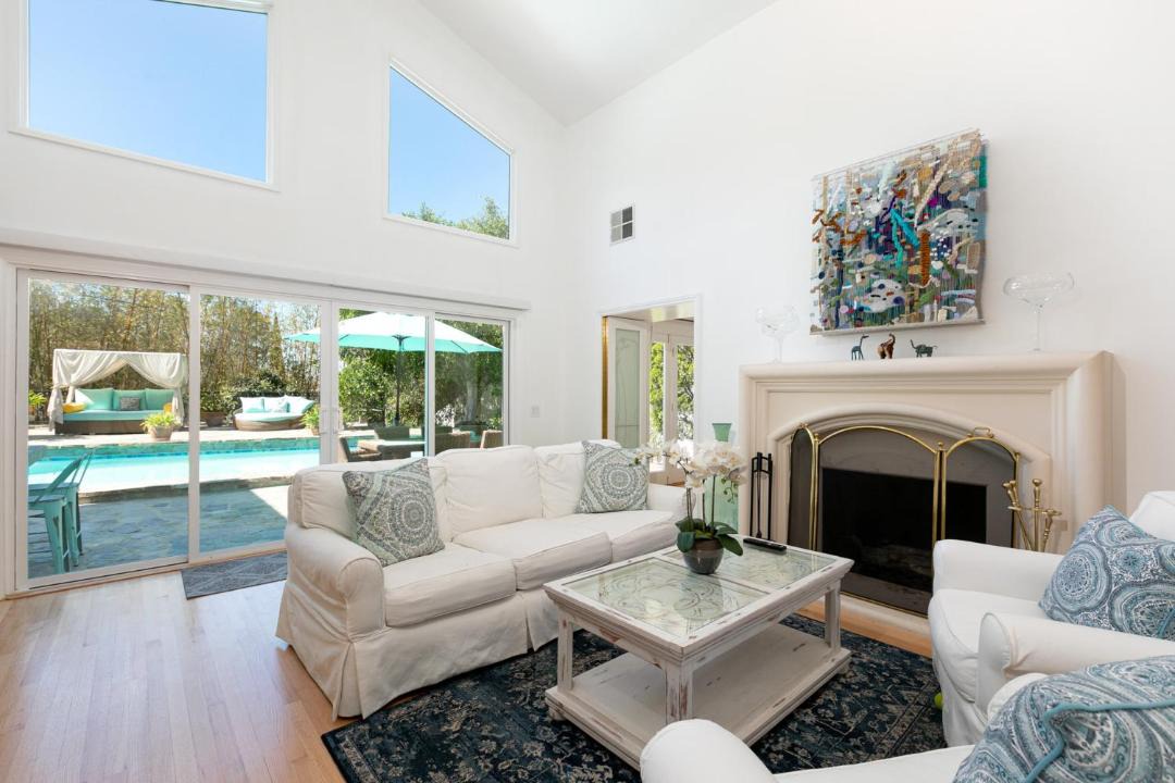 Photo of Livingroom in Beverly Hills