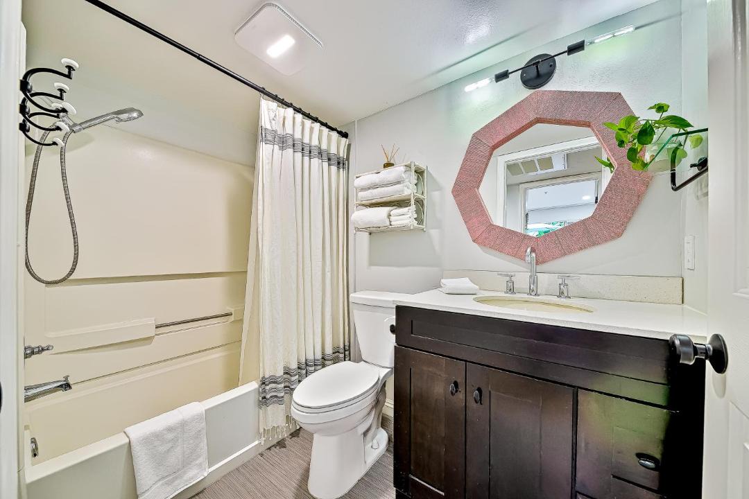 Photo of Bathroom in Los Angeles